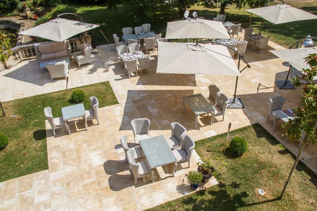 Chateau Des Comtes De Challes Amenities photo